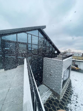 Luxury Milan Mountain Ponoramic Villa, indoor heated pool and jacuzzi with mountain view
